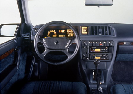 Интерьер Opel Senator (B)