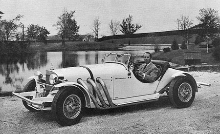 Брукс Стивенс в прототипе Mercebaker '1964