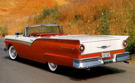 Ford Fairlane 500 Skyliner '1957 вид сзади