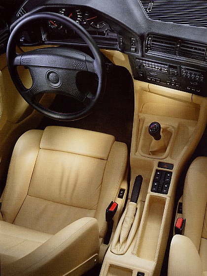 E34_M5_с рулём M-technic Steering Wheel