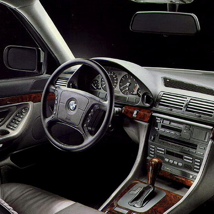 Передняя панель BMW 7 Е38